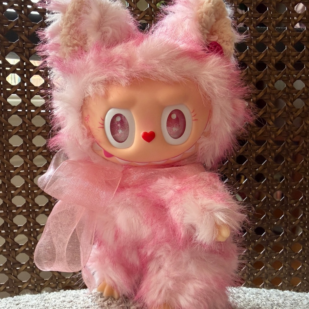 Labubu - Picture 1 of 6